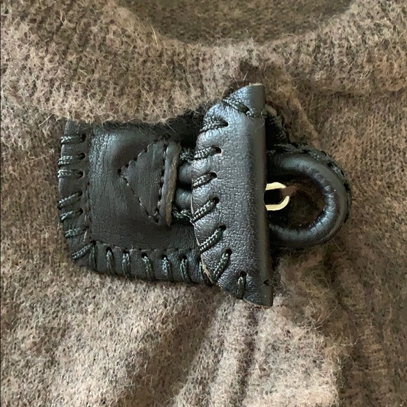 Sweater - Picture 6 of 6